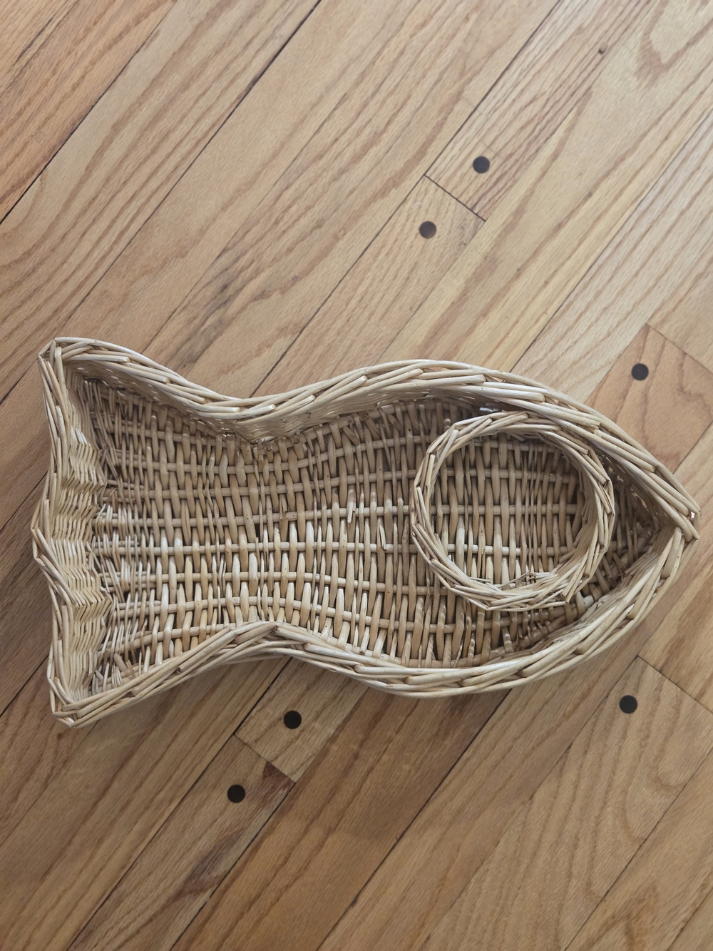 Natural Wicker Fish-Shaped Serving Basket - Natural